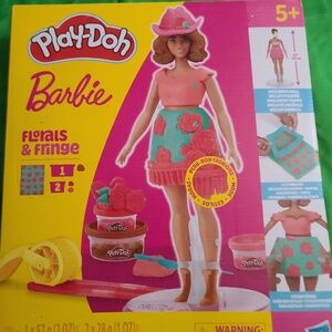 Play-Doh Barbie Florals and Fringe Set, Make Doll Clothes, Girls NWOT